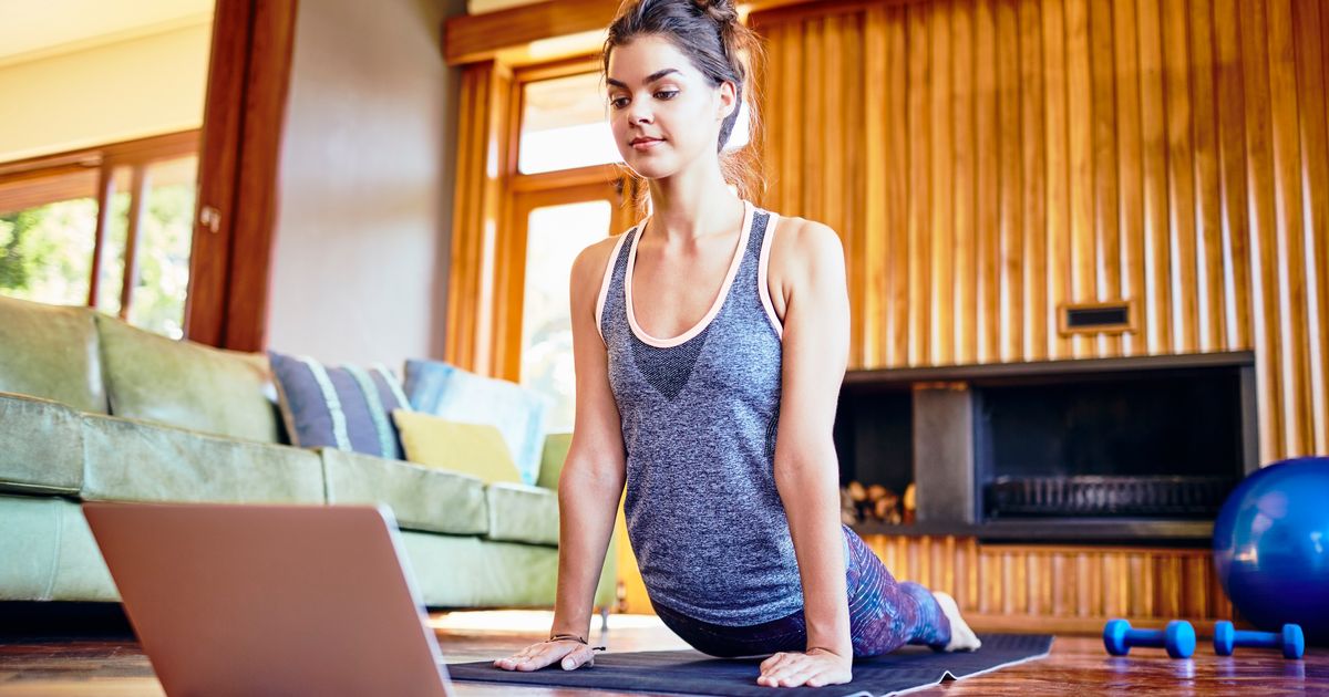 How To Create An At-Home Yoga Retreat, From Classes To Food | HuffPost ...