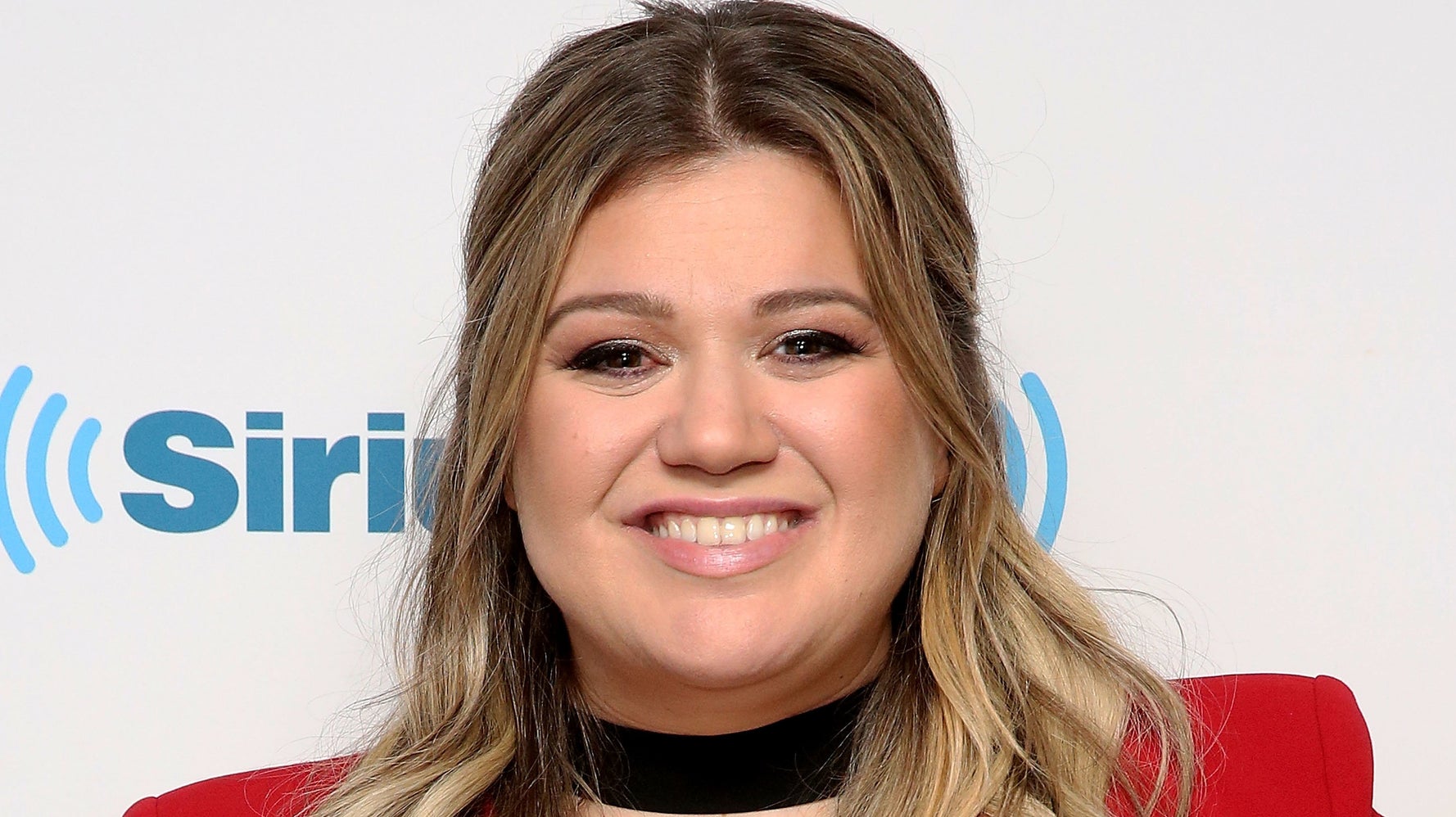 Kelly Clarkson Schools Clueless Troll About The Brilliance Of Michelle