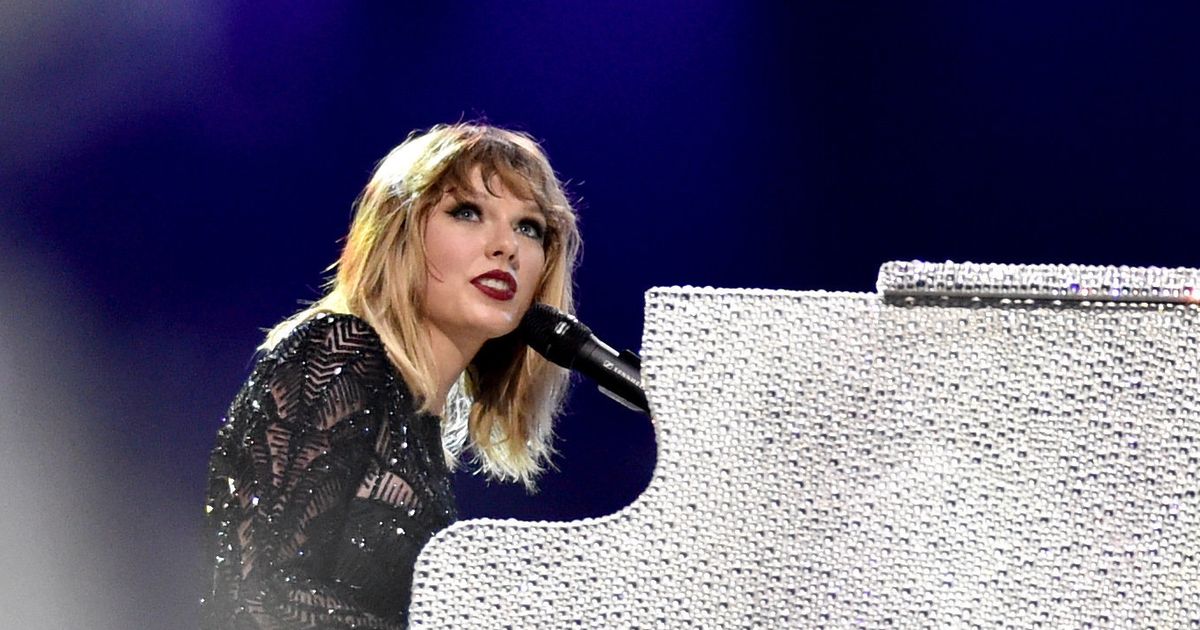 Taylor Swift Wows Pre-Super Bowl Crowd With Two Live Debuts