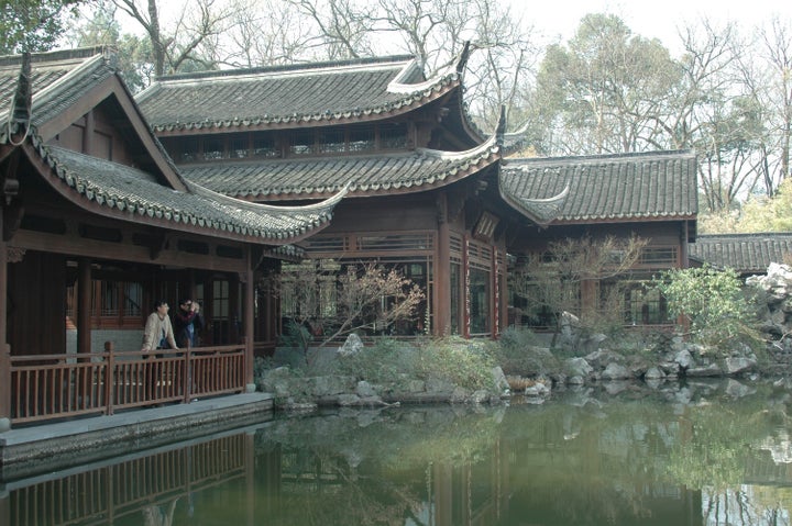 A historic villa at West Lake serves as a tea house