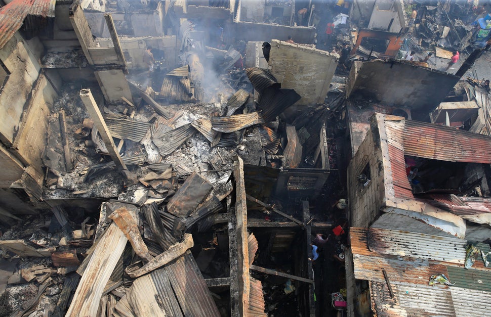 Massive Fire In Manila Shanty Town Leaves 15,000 Homeless | HuffPost