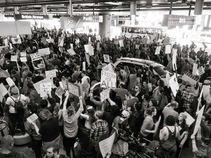 LAX #nobannowall Protest