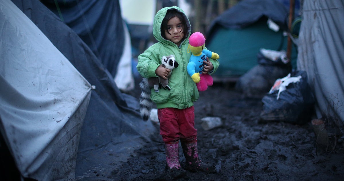 дети беженцы. счастливые беженцы. беженцы в германии. беженцы дети игра. дети беженцы.