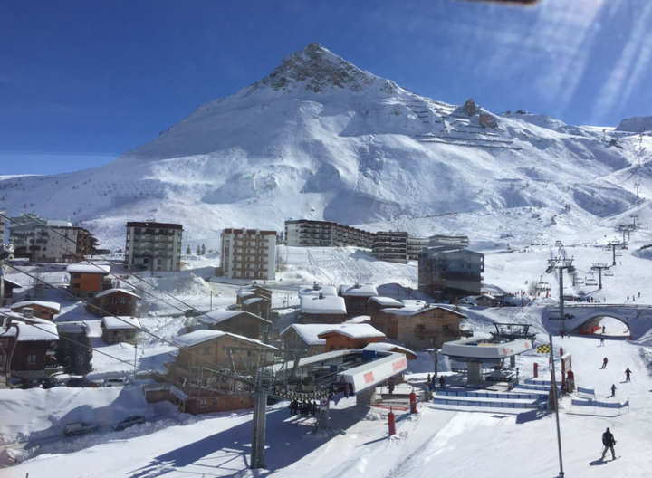 <strong>Four people have been killed after an avalanche in the French Alps on Monday.</strong>