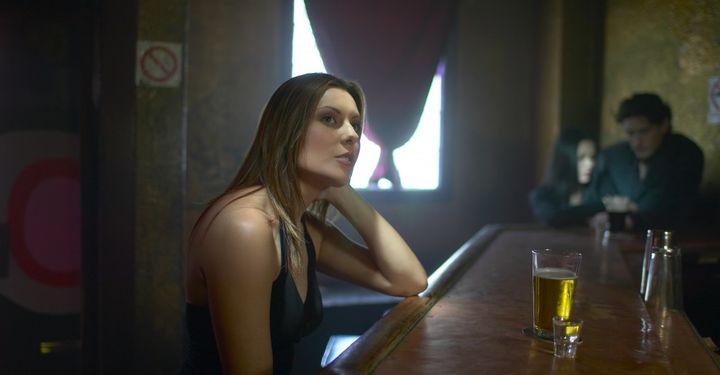 A Letter To The Single Girl At The Bar | HuffPost Women