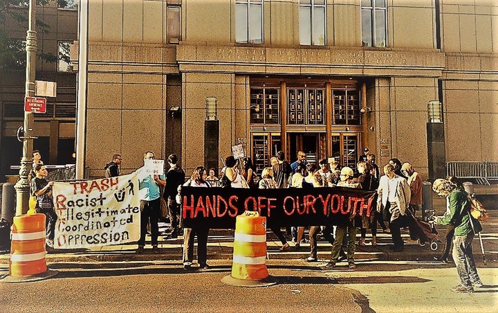 “Bronx 120” supporters rally in front of the United States Courthouse at 500 Pearl Street in Manhattan, October 2016. 