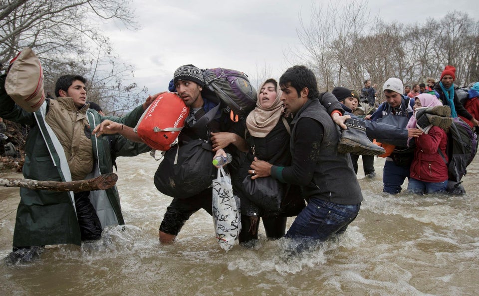 46 Award Winning Photos That Show The True Power Of Photojournalism