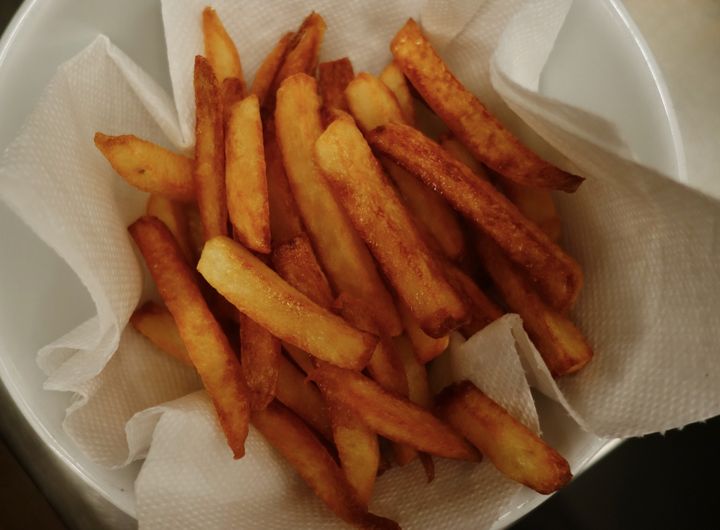 The fries (uneven color because of potatoes of two different origins)