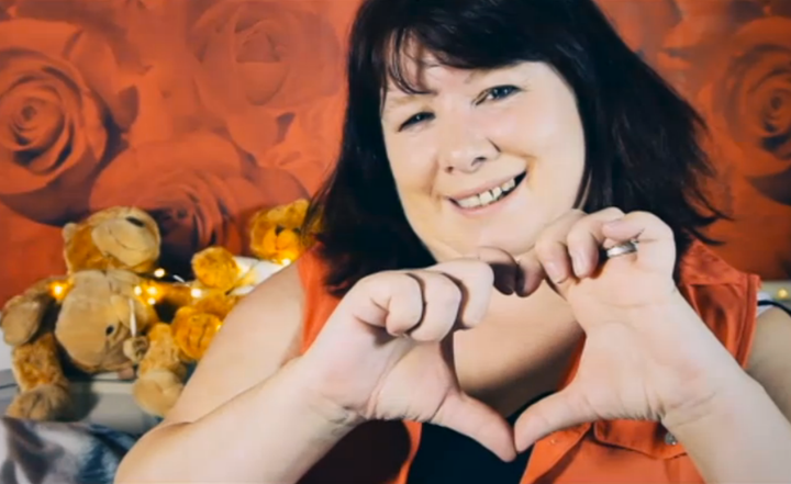 Angie loves Noel, forever.