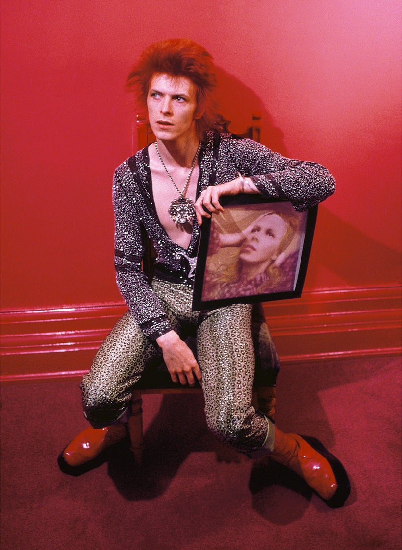 David Bowie with cover artwork from <em>Hunky Dory</em>, 1971.