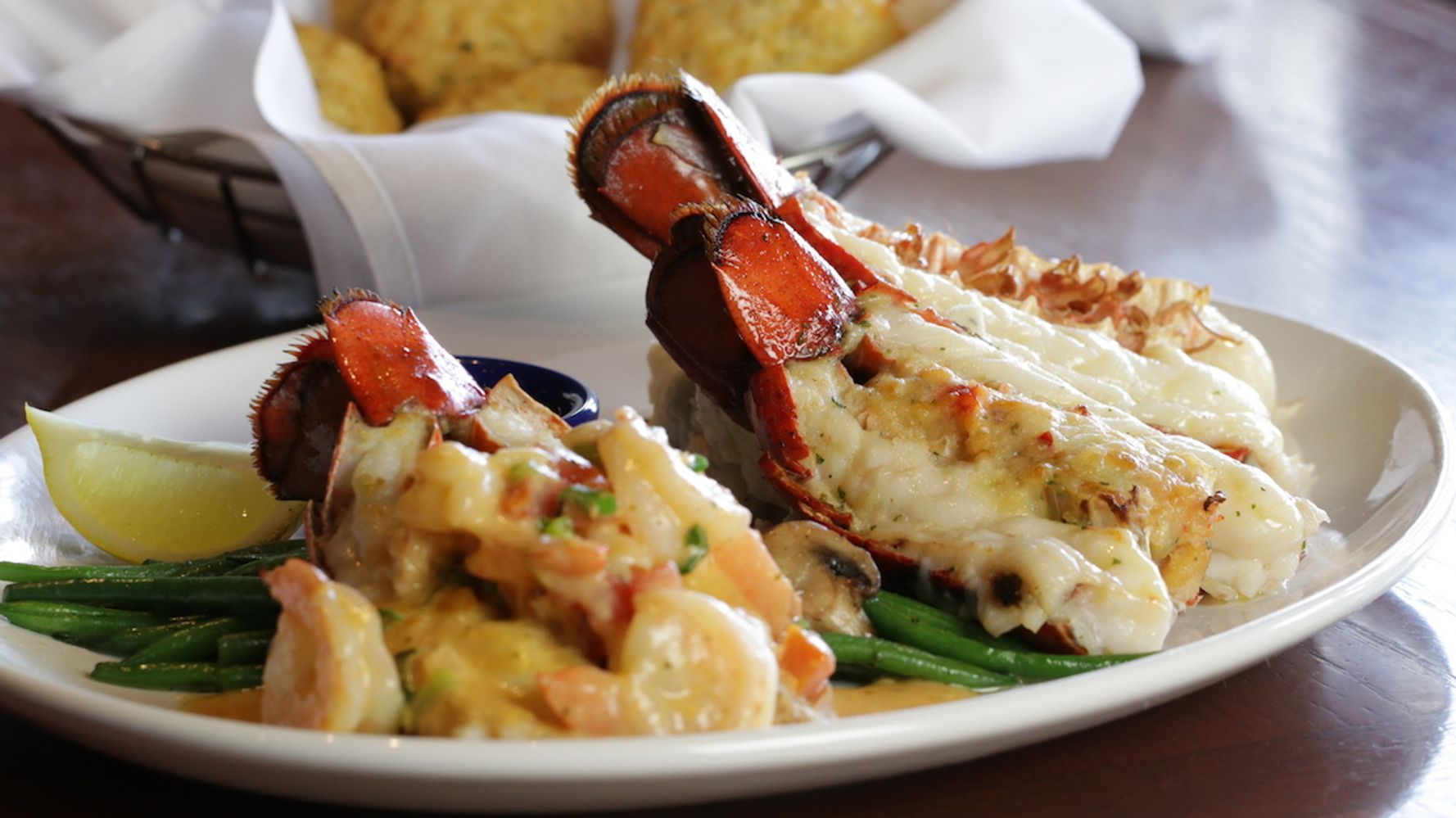 A Beautiful Look At Red Lobster’s New Lobsterfest Menu HuffPost