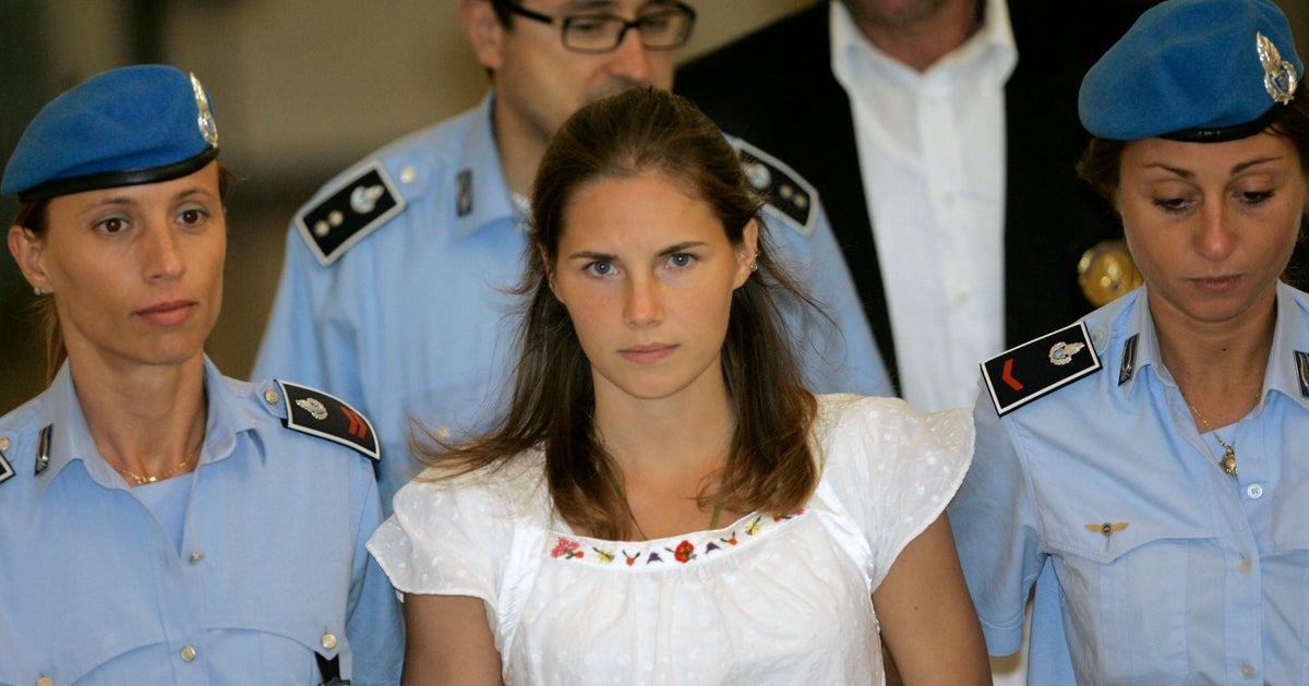 Amanda Knox Opens Up About Lesbian Kiss In Prison