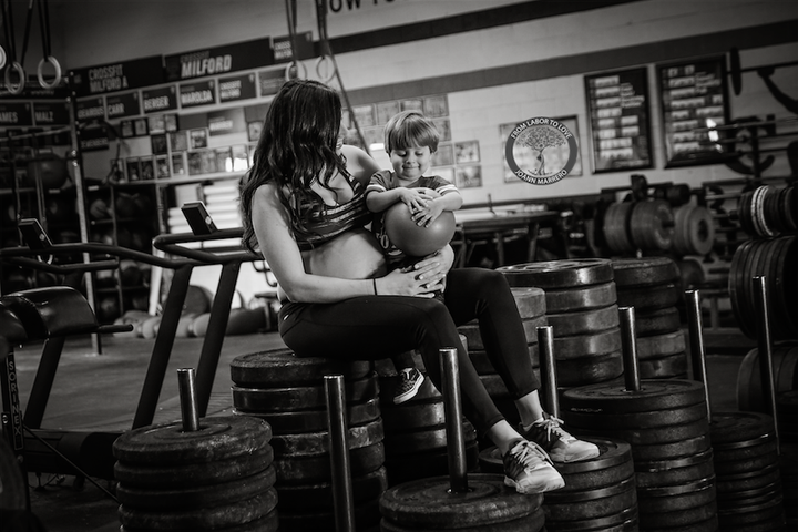 Pregnant Mom Does Gym Photo Shoot To Show Women Are Strong And Capable