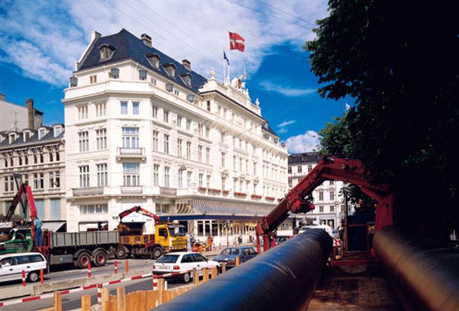 Pipe installation for the city’s district heating system