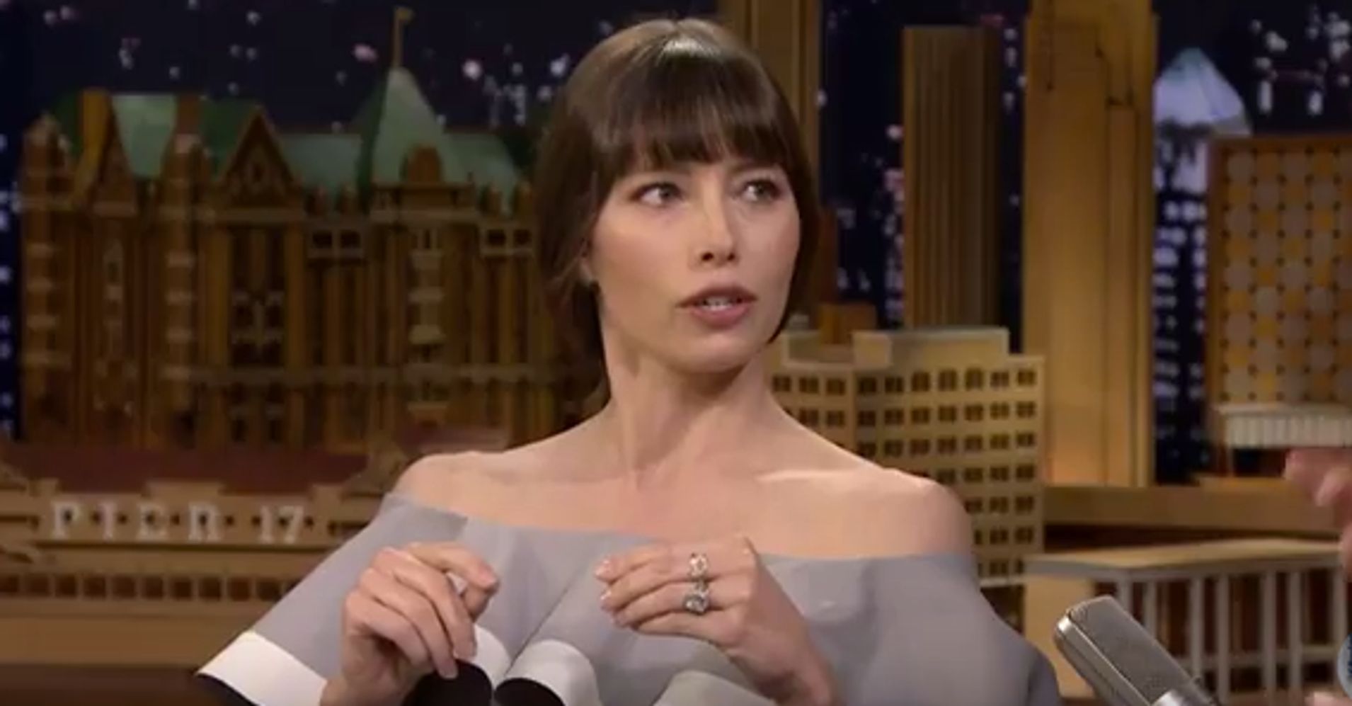 Jessica Biel Says She Eats In The Shower Because Momlife Huffpost Life 3124