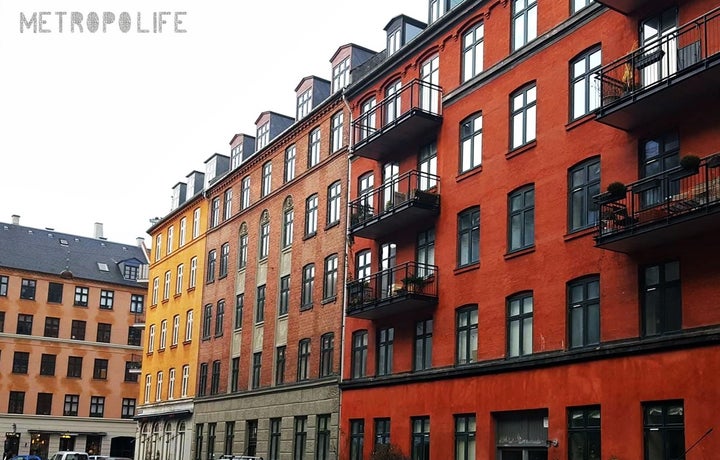 Close to the Lakes in Copenhagen are these buildings lined up, in colours that reminds us that summer will come eventually :) 