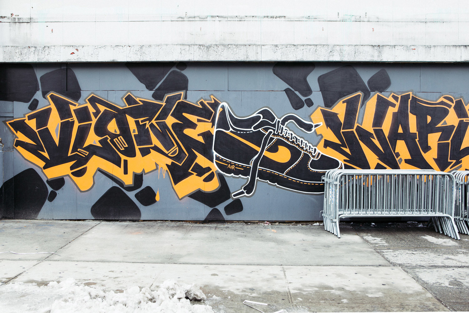 VLONE граффити