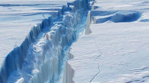 <p>Last December, 2016, the crack in the Larsen C ice shelf grew by <a href="http://www.smh.com.au/environment/as-australia-scorches-sea-ice-spread-around-antarctica-hits-a-record-low-20170218-gufxpn" target="_blank" role="link" rel="nofollow" class=" js-entry-link cet-external-link" data-vars-item-name="10.5 miles" data-vars-item-type="text" data-vars-unit-name="58aa8479e4b0b0e1e0e20d43" data-vars-unit-type="buzz_body" data-vars-target-content-id="http://www.smh.com.au/environment/as-australia-scorches-sea-ice-spread-around-antarctica-hits-a-record-low-20170218-gufxpn" data-vars-target-content-type="url" data-vars-type="web_external_link" data-vars-subunit-name="article_body" data-vars-subunit-type="component" data-vars-position-in-subunit="11">10.5 miles</a>. </p>