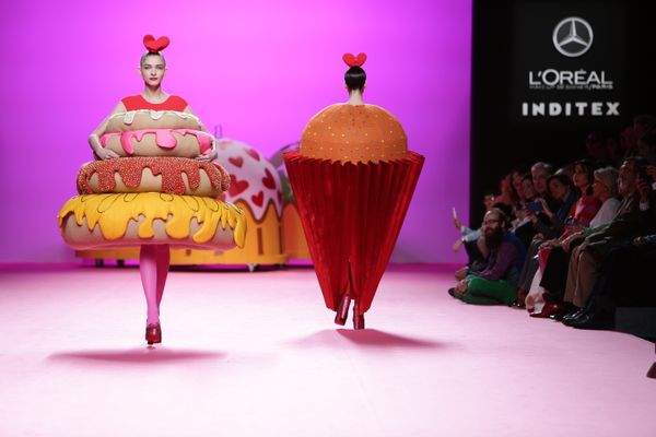 Feast Your Eyes On This Bonkers Doughnut Dress At Fashion Week | HuffPost