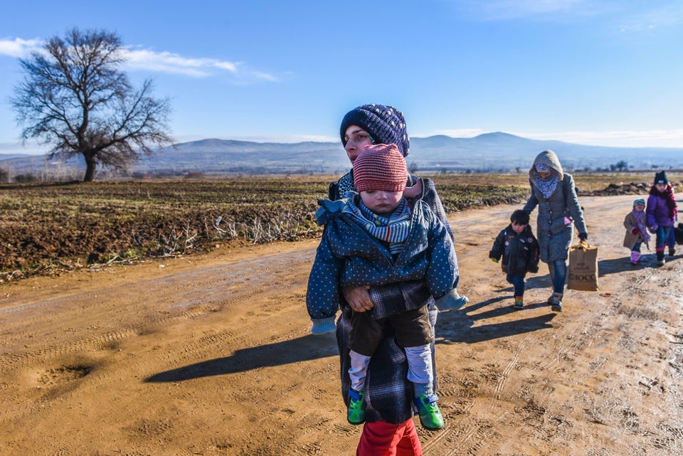 100 Years Of Women Refugees In 63 Riveting Photos Huffpost Women 