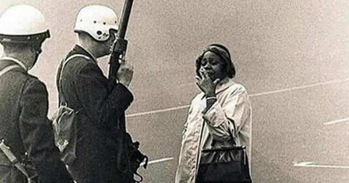 Viral Photos Show Black Women Simply Unbothered By Police Intimidation ...