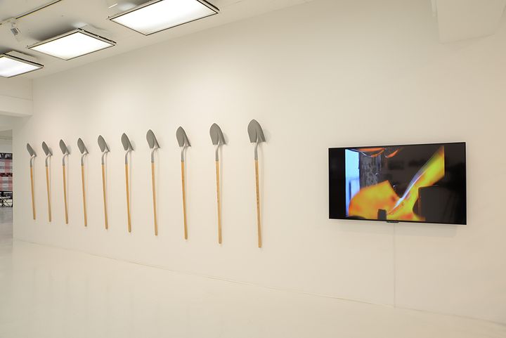 <p>Pedro Reyes, <em>Guns for Shovels</em>, 2008 -. Installation view, <em>Socially Engaged Art</em>, 3331 Arts Chiyoda, Tokyo, 2017. Photo: Haruhiko Muda.</p>