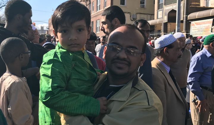Soborno Isaac, who got recognition from President Obama for being able to solve Ph.D level math, physics and chemistry problem at 4 year-old, passed by the bier along with Sibli Chowdhury Kayes at 2:30 pm and said "Zakir Khan was a great man”. 