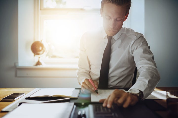 <p>“US corporations have benefited from offshore outsourcing for decades, but it wasn't until connectivity became cost-effective that small to midsize business executives and entrepreneurs could afford to harness the remote global workforce.”</p>