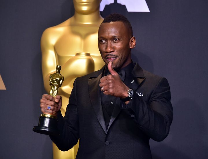 Mahershala Ali poses with the Oscar for Best Actor in a Supporting Role during the 89th Oscars. 