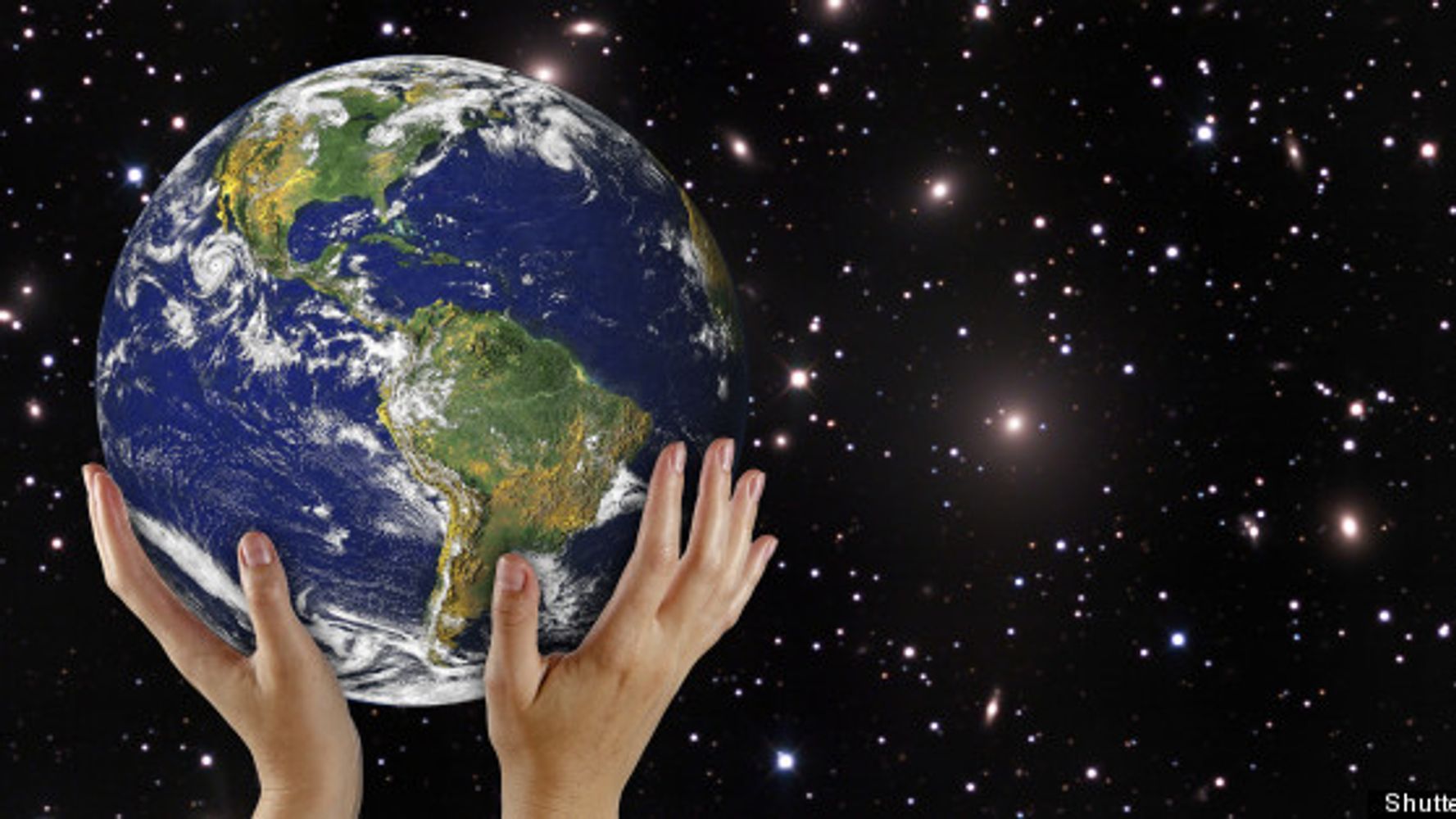 Включи планета земля 1. Планета земля в руках. Земной шар в руках. Планета в руках. Планета в руках человека.