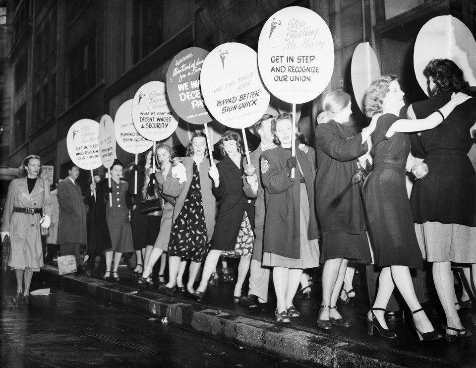 71 Powerful Photos Of Women Protesting Throughout American History Huffpost Women 