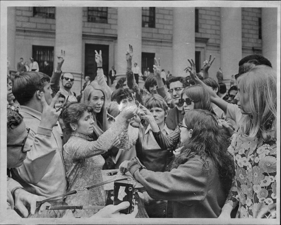 71 Powerful Photos Of Women Protesting Throughout American History Huffpost Women 