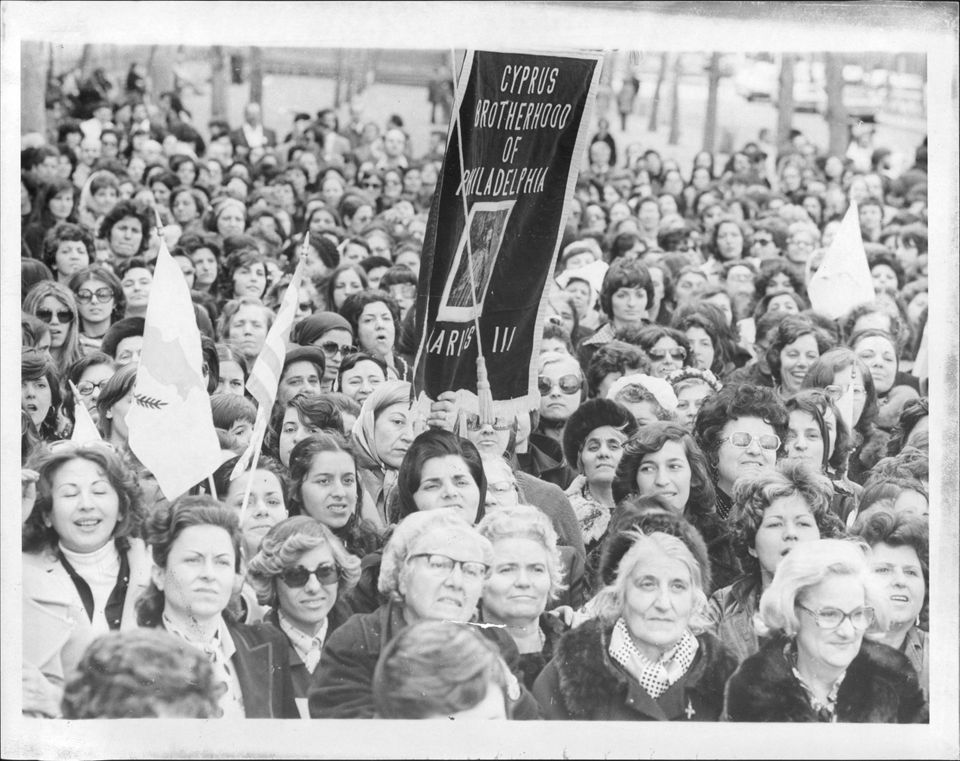 71 Powerful Photos Of Women Protesting Throughout American History Huffpost Women 