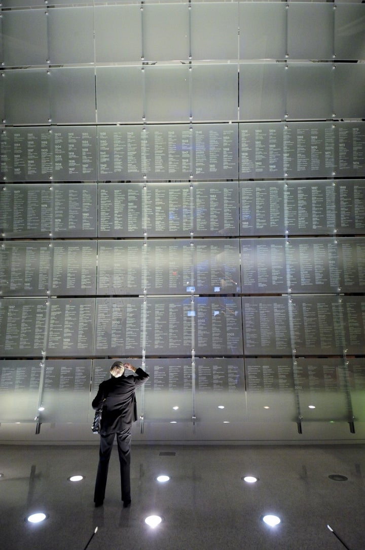 The names of 2,291 individuals from around the world are etched on the Newseum’s Journalists Memorial The memorial is rededicated each year to add the names of journalists who lost their lives on the job in the preceding year.