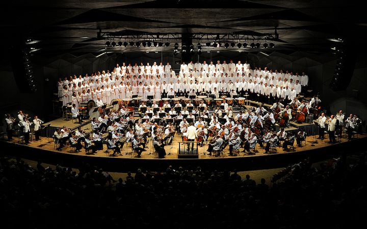 Boston Symphony Orchestra and Tanglewood Festival Chorus conducted by Charles Dutoit