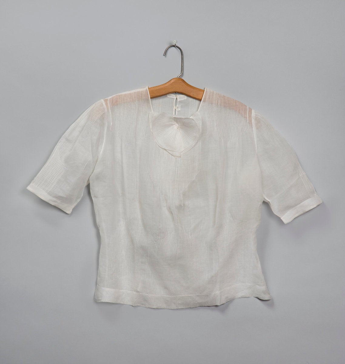 Blouse attributed to Georgia O’Keeffe, circa early to mid-1930s, white linen.