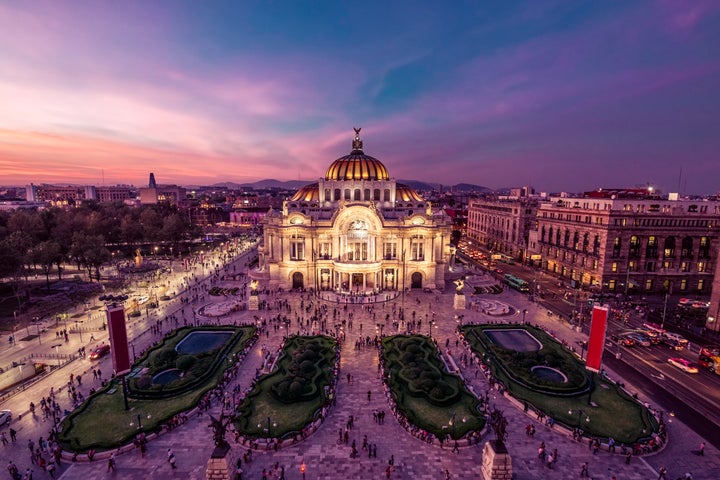 Palacio de Bellas Artes hosts ballet performances and concerts.