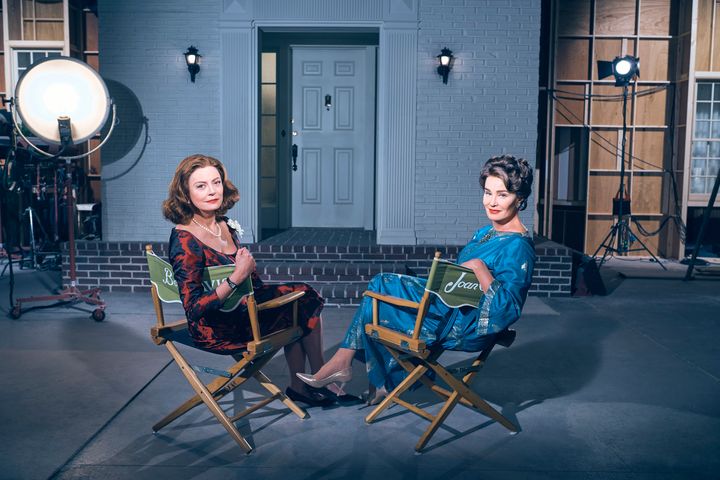  “FEUD: BETTE & JOAN” -- Pictured: (l-r) Susan Sarandon as Bette Davis, Jessica Lange as Joan Crawford. CR: Kurt Iswarienko/FX. 
