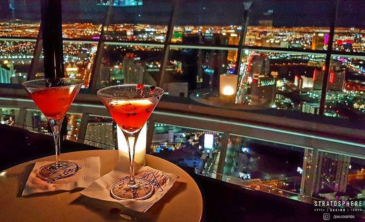 Level 107 SkyLounge Martini and a view 