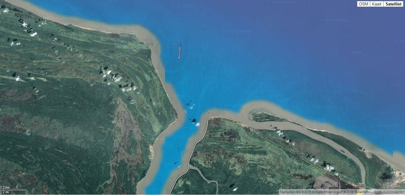 Google earth image of the Maroni river estuary, with Galibi Village on the left bank underneath the mouth of the river