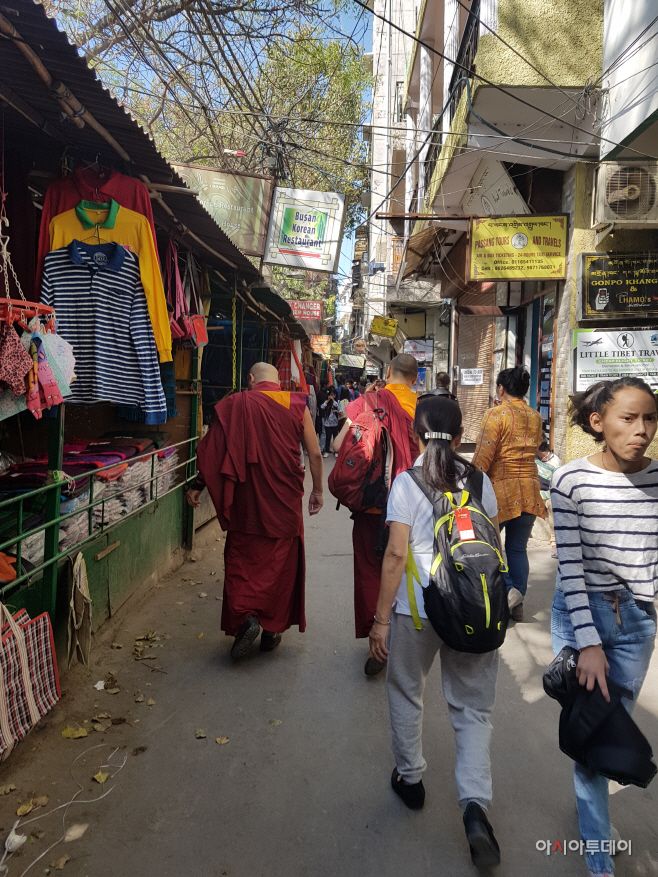 The streets of Majnu Ka Tilla, a Tibetan colony also known as Little Tibet of Delhi, is located in northern New Delhi./ Photographed by Jeong In-seo