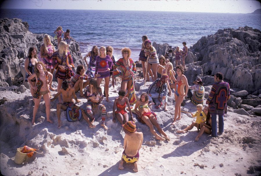 “Hippie Royalty on the Rocks,” Ibiza, 1969. Photo by Karl Ferris, featuring crocheted designs by 100% Birgitta. Courtesy of Museum of Arts and Design.