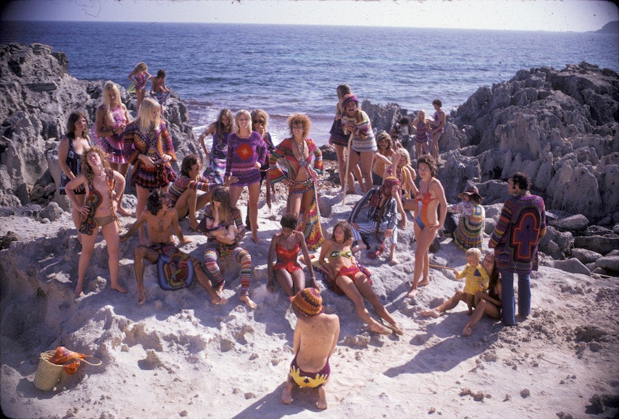 “Hippie Royalty on the Rocks,” Ibiza, 1969. Photo by Karl Ferris, featuring crocheted designs by 100% Birgit