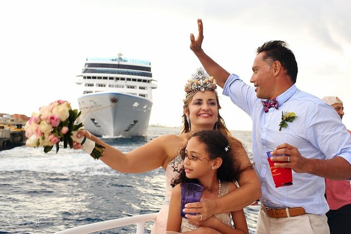 This Couple Got Married On A Sandbar In The Middle Of The Caribbean Sea