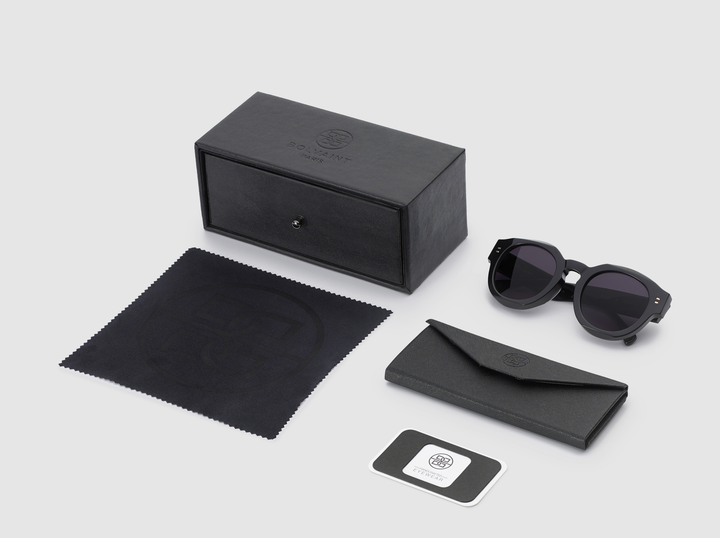 <p><em>The chic Bolvaint Ceti Audece sunglasses</em> </p>