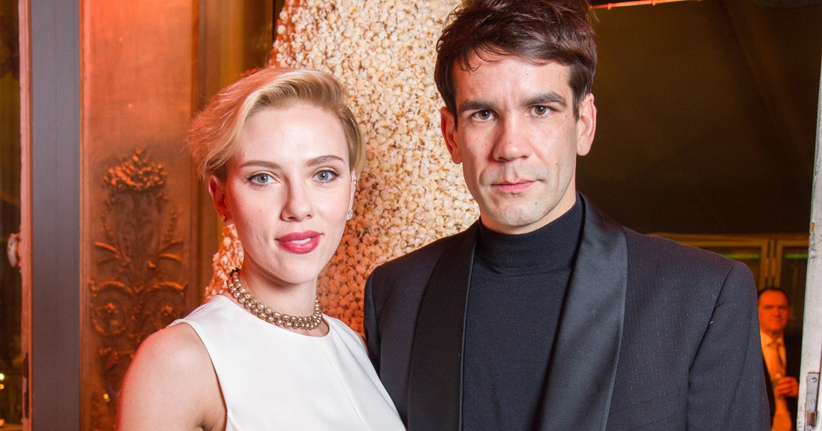 Scarlett Johansson 'Files For Divorce' From Husband Romain Dauriac(02)
