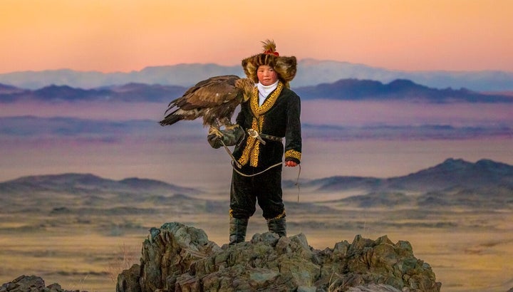 Bird, Mountain and Aisholpan - Mongoliahttp://www.svidensky.com/projects/the-eagle-huntress