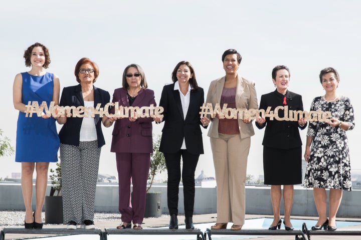 From left to right: CDMX Environment Minister Tanya Müller, Caracas Mayor Helen Fernandez, Cape Town Mayor Patricia de Lille, Paris Mayor Anne Hidalgo, Washington DC Mayor Muriel Bowser, Sydney Lord Mayor Clover Moore, former UNFCCC Executive Secretary Christiana Figueres.