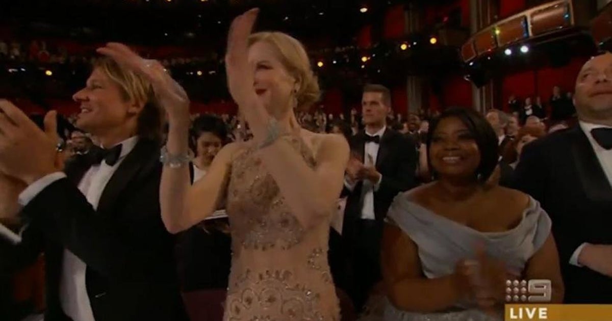 Nicole Kidman Finally Explains Her Bizarre ‘Seal’ Clapping Technique At