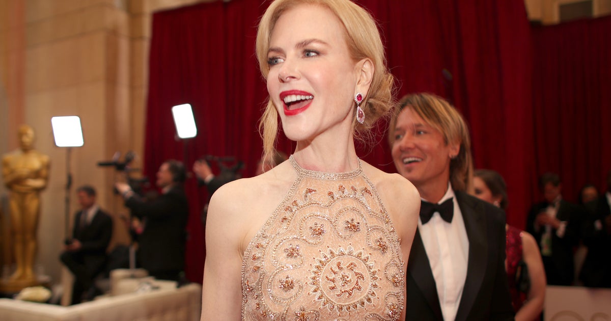 Nicole Kidman Finally Explains Her Weird Oscars Clapping HuffPost Life
